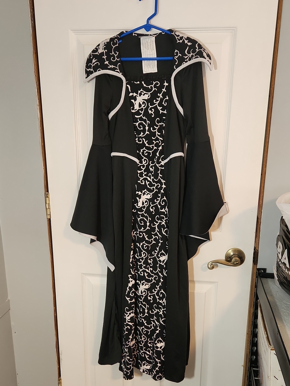 Spirit Black Vampiress Dress with White Scroll Pattern
